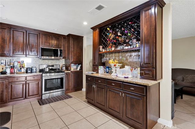 9055 Elm Avenue, Fontana, CA 92335