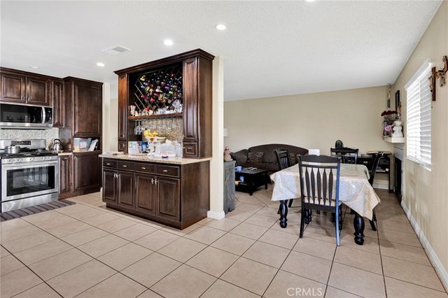 9055 Elm Avenue, Fontana, CA 92335