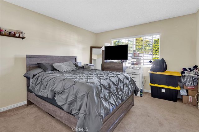 9055 Elm Avenue, Fontana, CA 92335