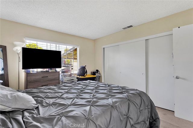 9055 Elm Avenue, Fontana, CA 92335