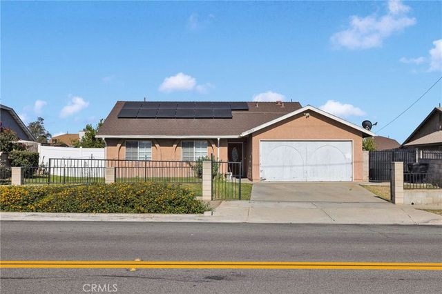 9055 Elm Avenue, Fontana, CA 92335