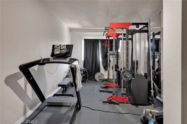 9055 Elm Avenue, Fontana, CA 92335