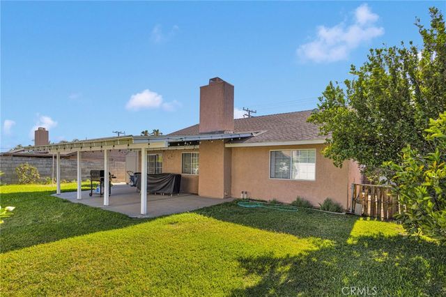 9055 Elm Avenue, Fontana, CA 92335