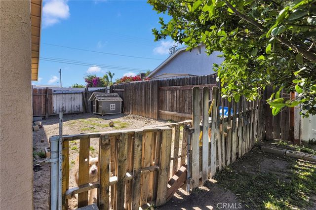 9055 Elm Avenue, Fontana, CA 92335