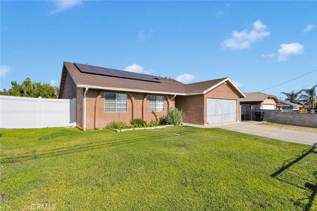 9055 Elm Avenue, Fontana, CA 92335