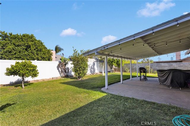 9055 Elm Avenue, Fontana, CA 92335
