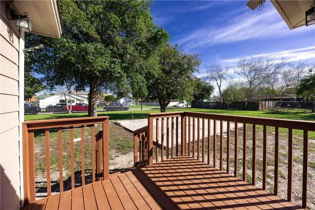 2407 Mary St, Corpus Christi, TX 78405