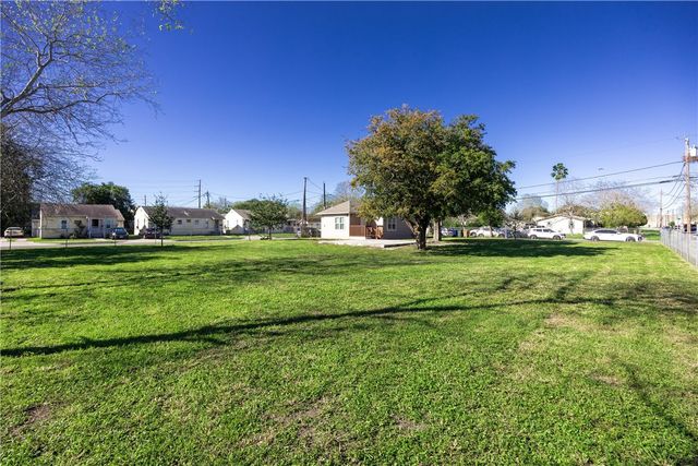 2407 Mary St, Corpus Christi, TX 78405