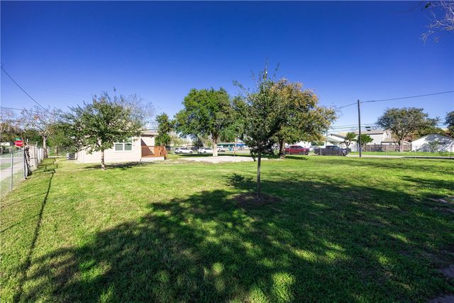 2407 Mary St, Corpus Christi, TX 78405