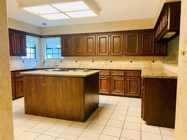 14212 Horseshoe Bend, Conroe, TX 77384