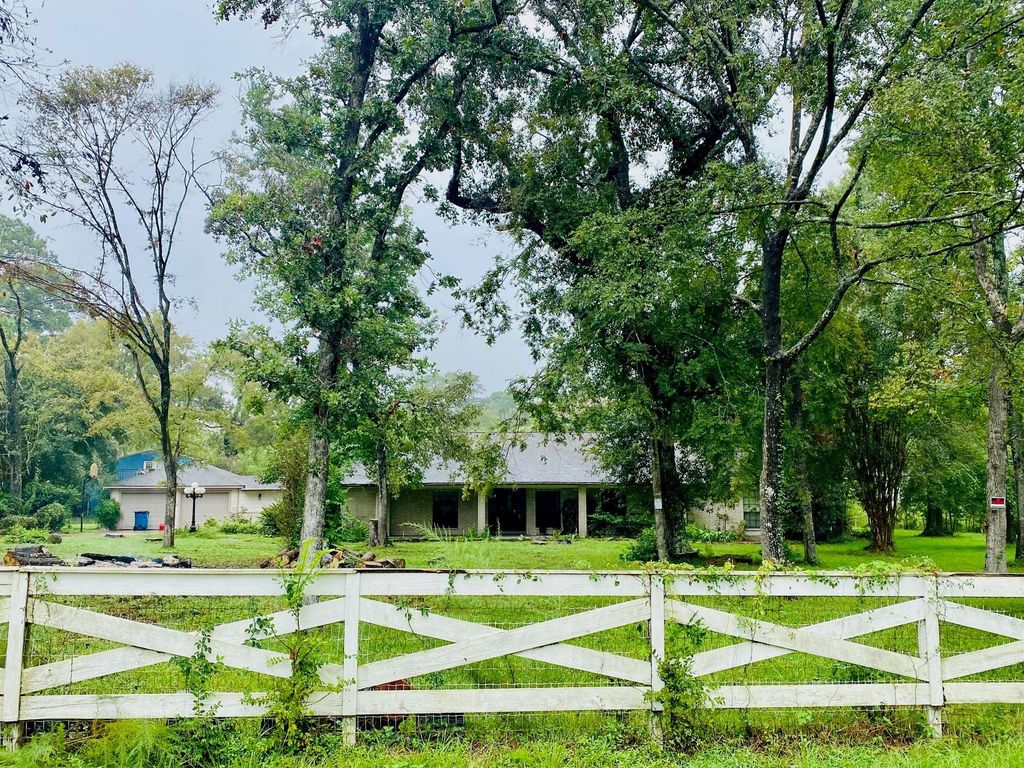 14212 Horseshoe Bend, Conroe, TX 77384