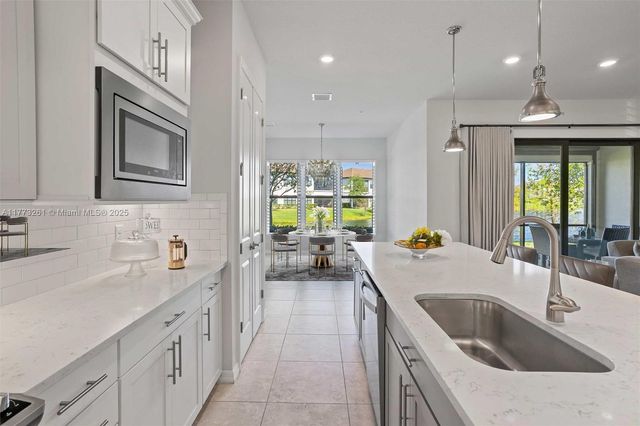 21824 Canadensis Cir 102, Boca Raton, FL 33428