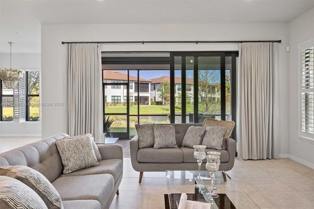 21824 Canadensis Cir 102, Boca Raton, FL 33428