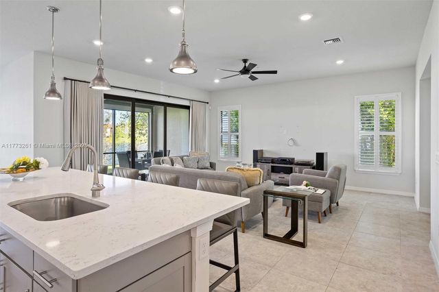 21824 Canadensis Cir 102, Boca Raton, FL 33428