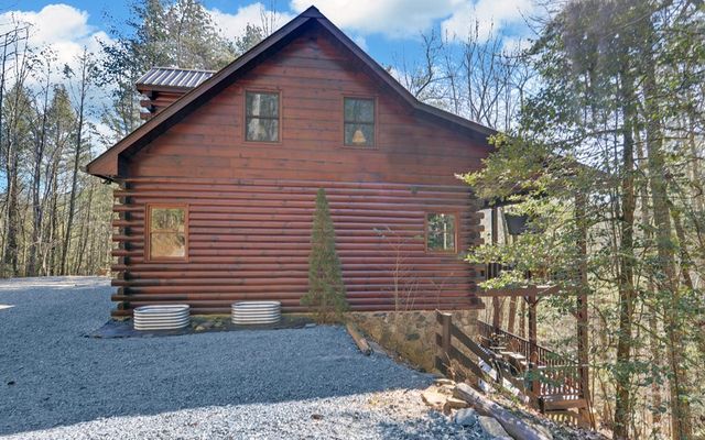 483 Vineyard Creek Way, Murphy, NC 28906