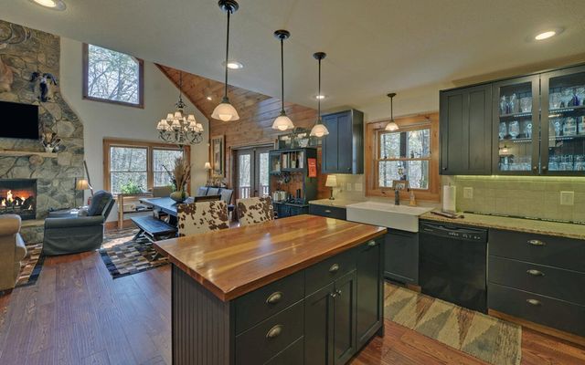 483 Vineyard Creek Way, Murphy, NC 28906