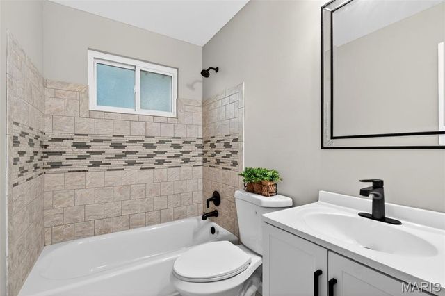 925 Dewayne Drive, Florissant, MO 63031