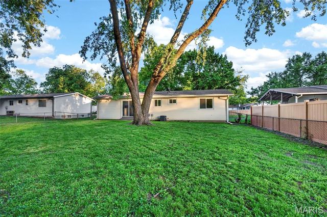 925 Dewayne Drive, Florissant, MO 63031