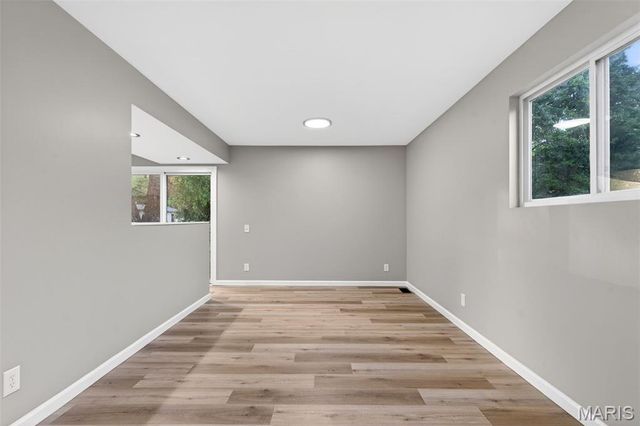 925 Dewayne Drive, Florissant, MO 63031