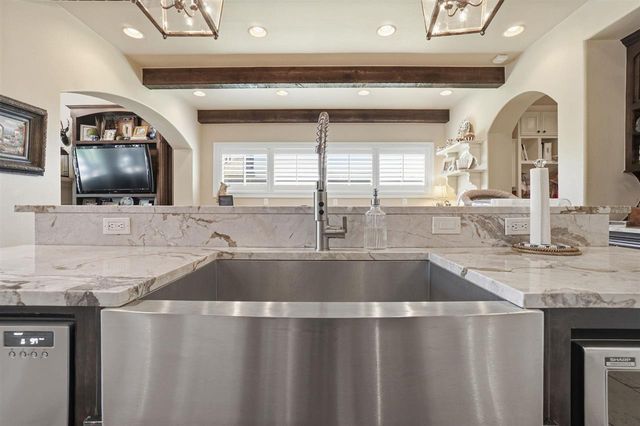 1039 NW Thornbury Dr, Lawton, OK 73505