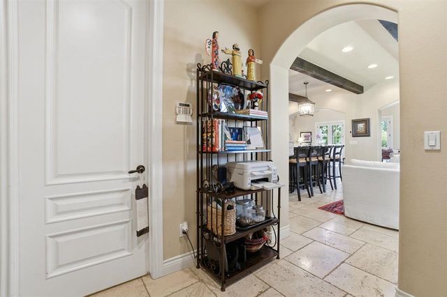 1039 NW Thornbury Dr, Lawton, OK 73505