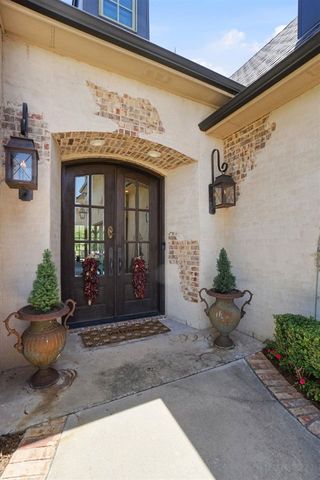 1039 NW Thornbury Dr, Lawton, OK 73505