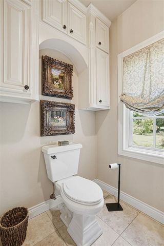 1039 NW Thornbury Dr, Lawton, OK 73505