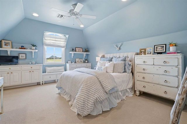 1039 NW Thornbury Dr, Lawton, OK 73505
