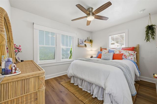 400 4TH AVENUE NW, Largo, FL 33770