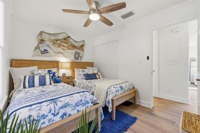 400 4TH AVENUE NW, Largo, FL 33770