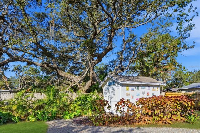 400 4TH AVENUE NW, Largo, FL 33770