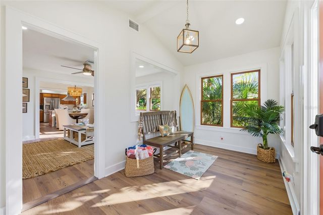 400 4TH AVENUE NW, Largo, FL 33770