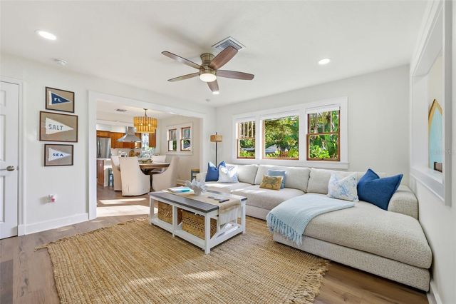 400 4TH AVENUE NW, Largo, FL 33770