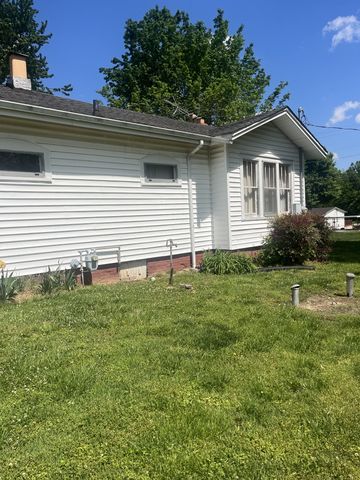 1107 W Church St, Orlinda, TN 37141