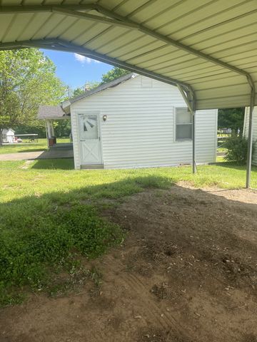 1107 W Church St, Orlinda, TN 37141