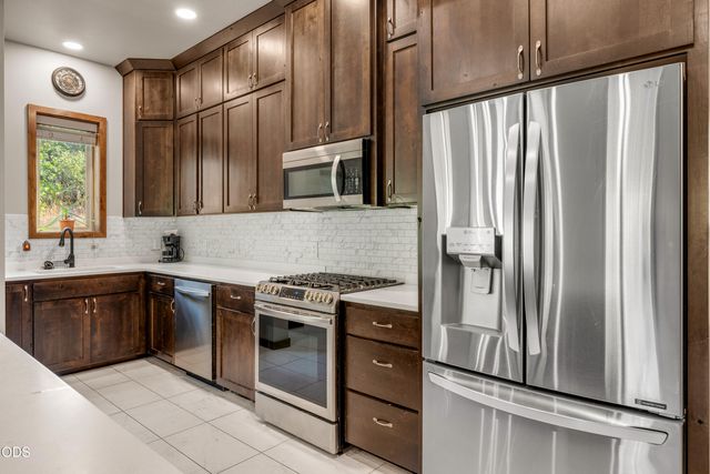 205 Witness Way, Rogue River, OR 97537