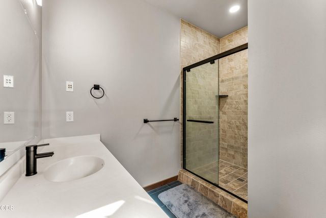 205 Witness Way, Rogue River, OR 97537