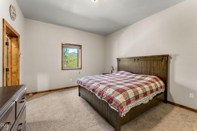 205 Witness Way, Rogue River, OR 97537