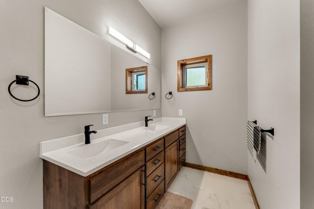 205 Witness Way, Rogue River, OR 97537
