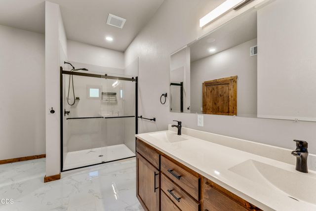 205 Witness Way, Rogue River, OR 97537