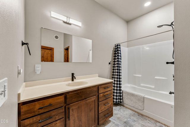 205 Witness Way, Rogue River, OR 97537