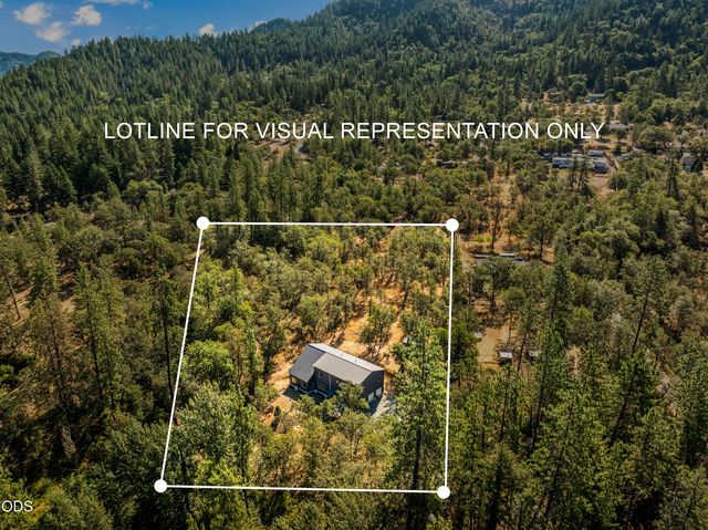 205 Witness Way, Rogue River, OR 97537