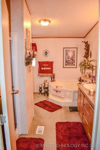 2418 E 2090 Road, Hugo, OK 74743