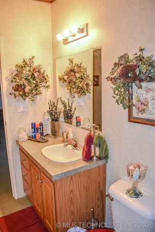 2418 E 2090 Road, Hugo, OK 74743