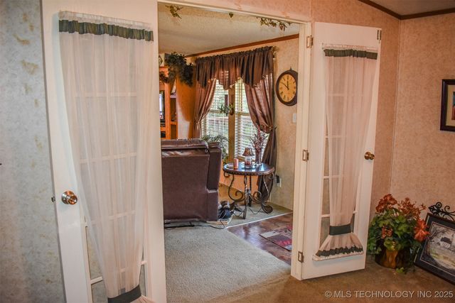 2418 E 2090 Road, Hugo, OK 74743