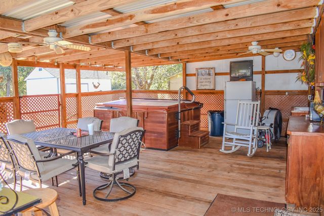 2418 E 2090 Road, Hugo, OK 74743