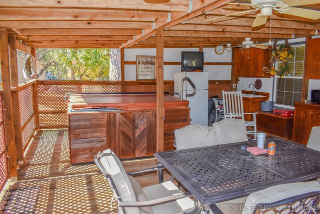 2418 E 2090 Road, Hugo, OK 74743