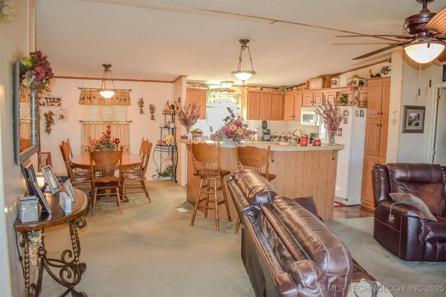 2418 E 2090 Road, Hugo, OK 74743