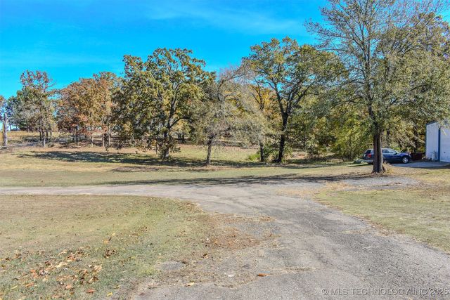 2418 E 2090 Road, Hugo, OK 74743