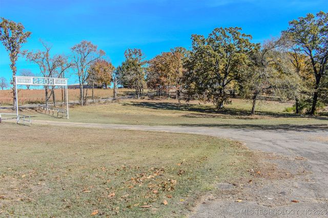 2418 E 2090 Road, Hugo, OK 74743